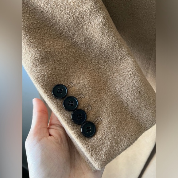 Aritzia T. Babaton Tan 100 % Wool Long Trench Coat. - Made in Canada - Size XS - Picture 5 of 16